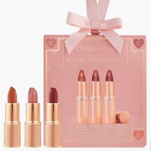 Featuring a magical trio matte lipstick with long-lasting formula.